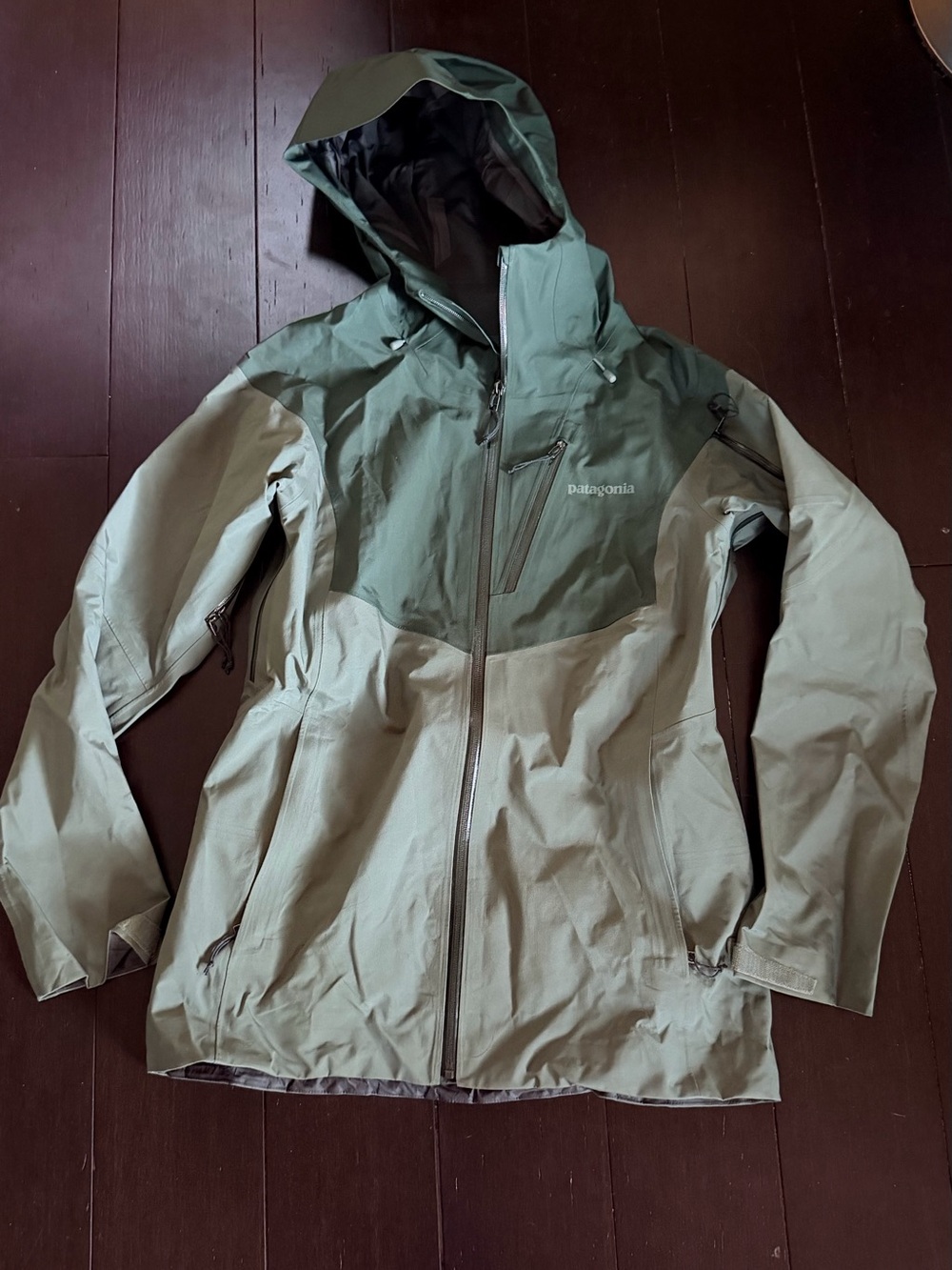 Patagonia Women's SnowDrifter Jacket and Bibs set - Picture 6 of 7